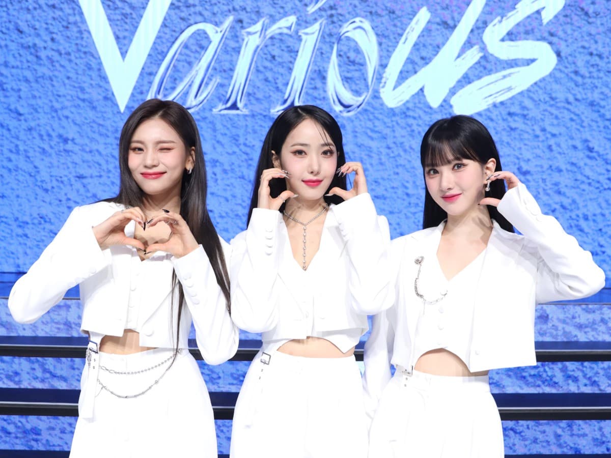 VIVIZ三名成員銀河、信飛、嚴智簽約UNCORE 舊團名使用權未定或改名活動