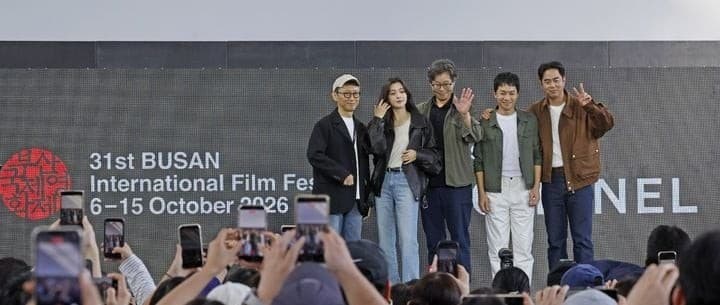 李善彬、柳在明亮相釜山國際電影節 宣傳新片《醜小鴨孟小姐》
