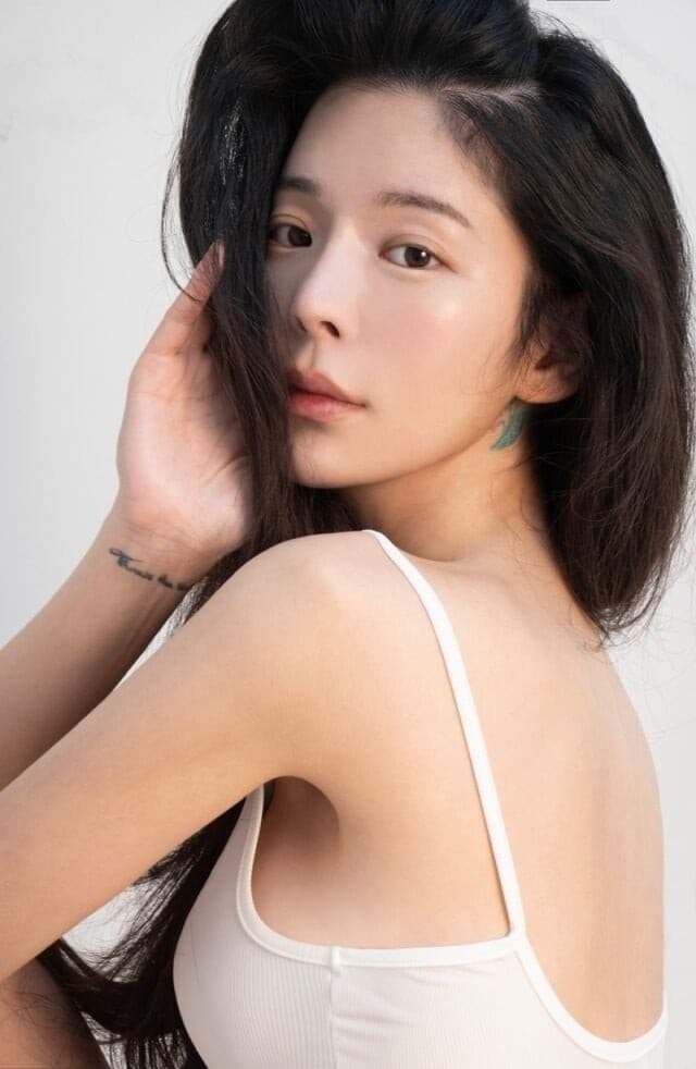 張在仁加盟 niche music 簽專屬合約 與宋河藝成同門